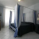 Amelia 3*