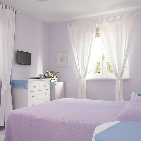 Amelia Pensión Marina di Pietrasanta